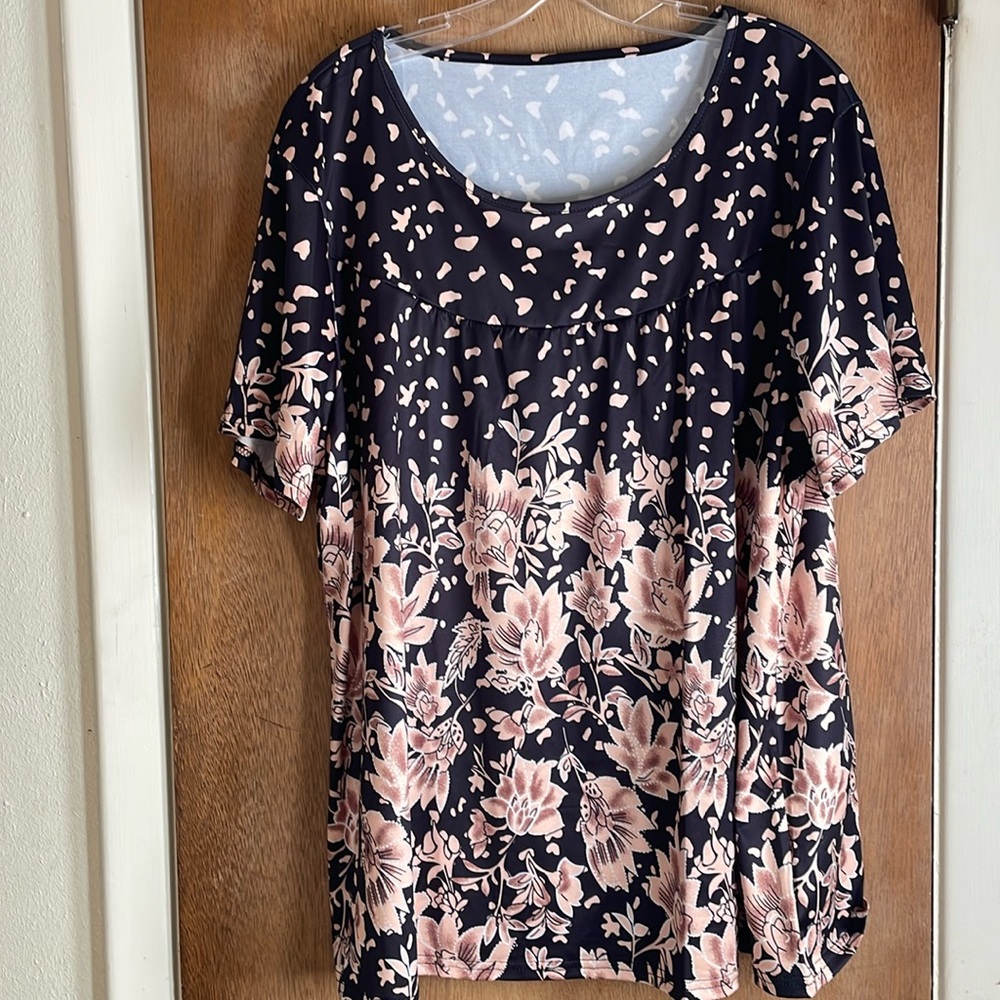 NWOT Sz 2XL Plus Top Comfortable Pull Over Head Feminine Pattern